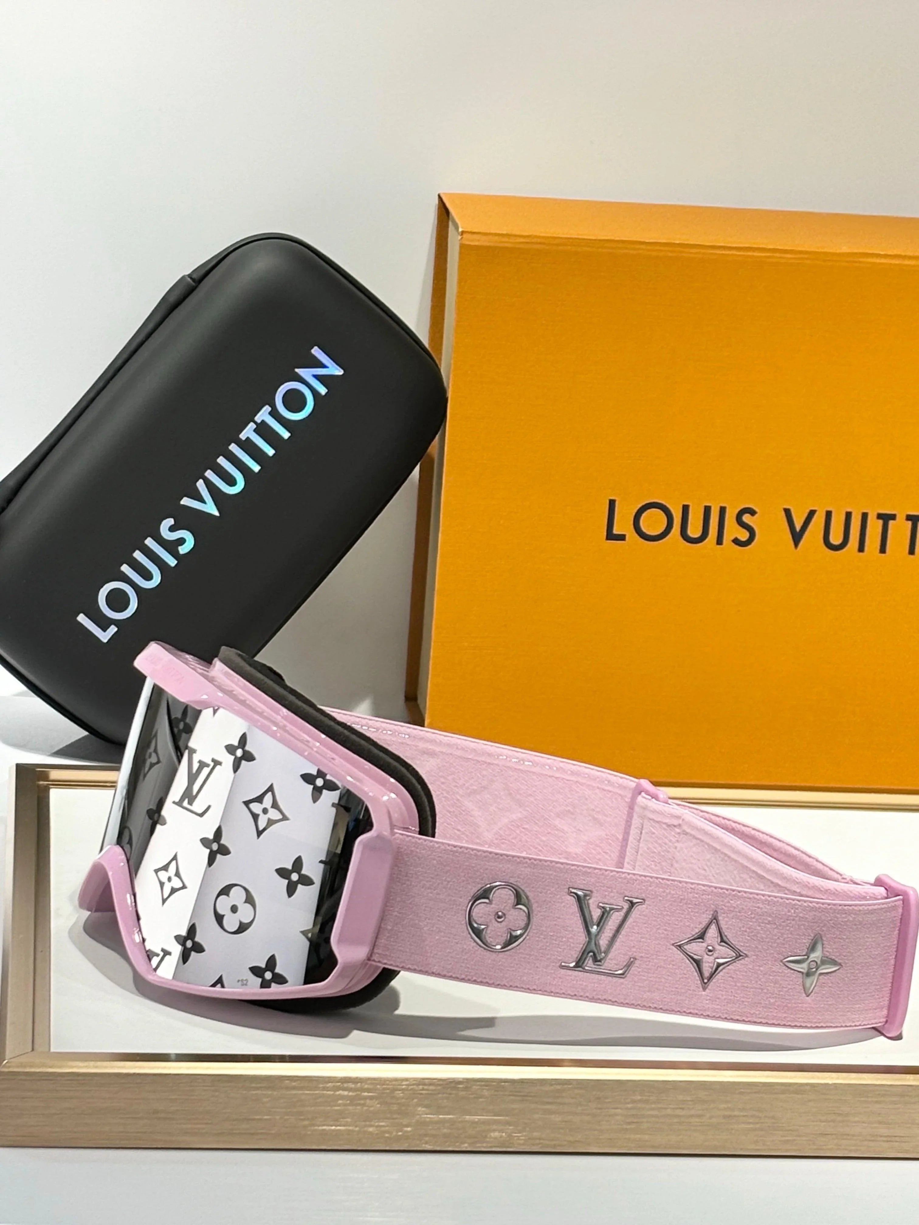 Louis Vuitton Z3137E LV Ski LV Snow Gradient Mask 🥽