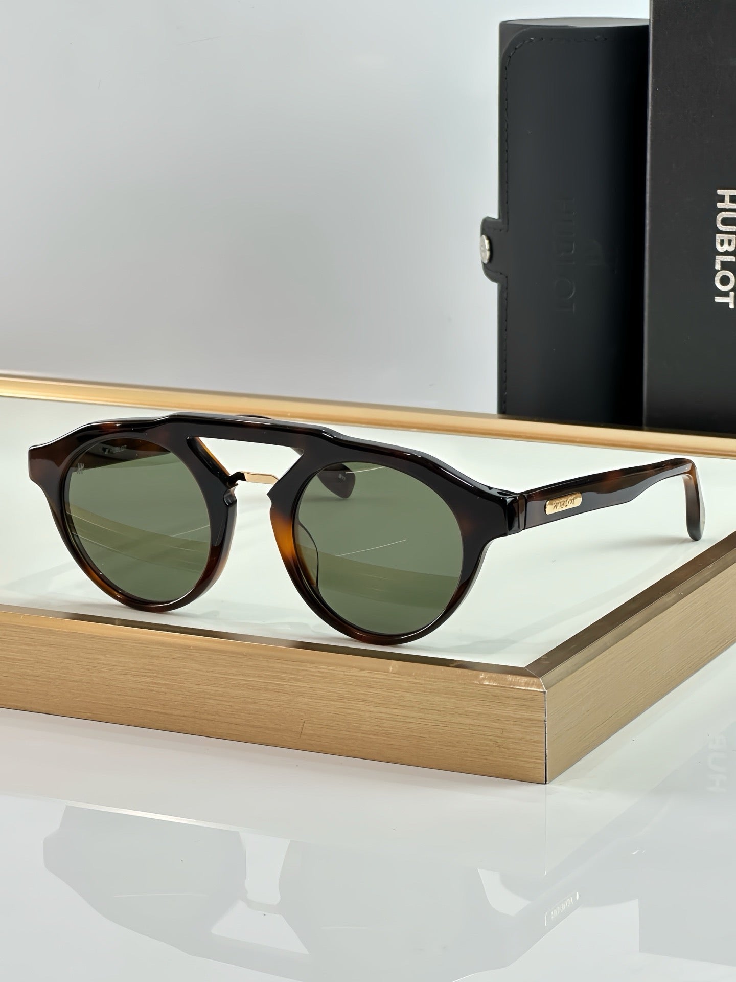 HUBLOT H090 Light Mirror Zeiss Lenses🔱