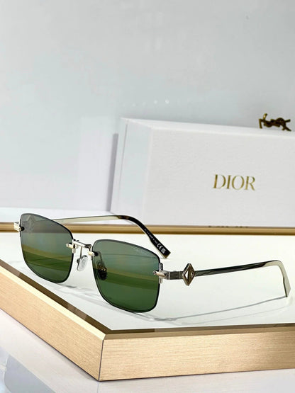 DIOR Dior CD Diamond S11U F2C0  Sunglasses ✨