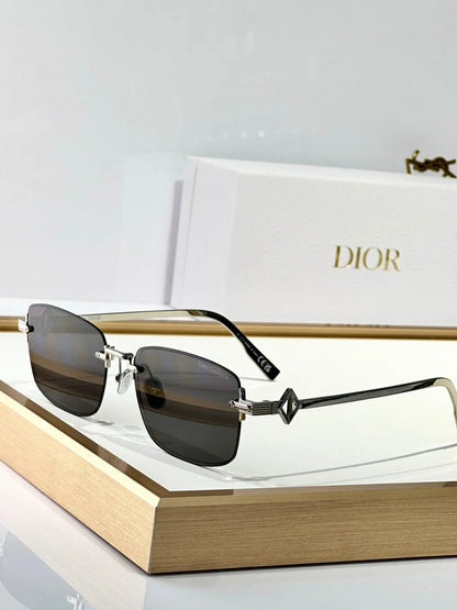 DIOR Dior CD Diamond S11U F2C0  Sunglasses ✨