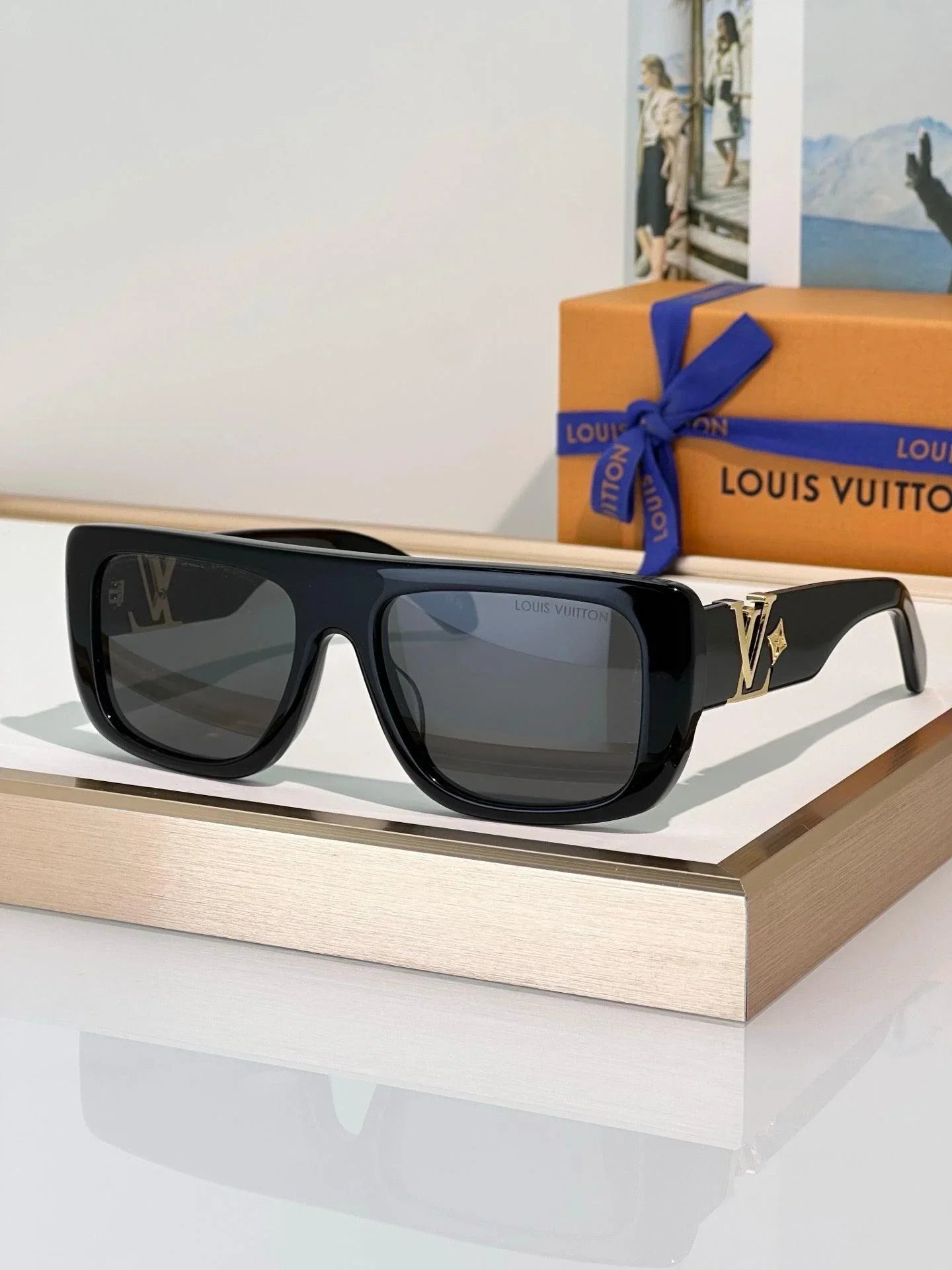 Louis Vuitton Z2872U LV Flower Square Sunglasses✨