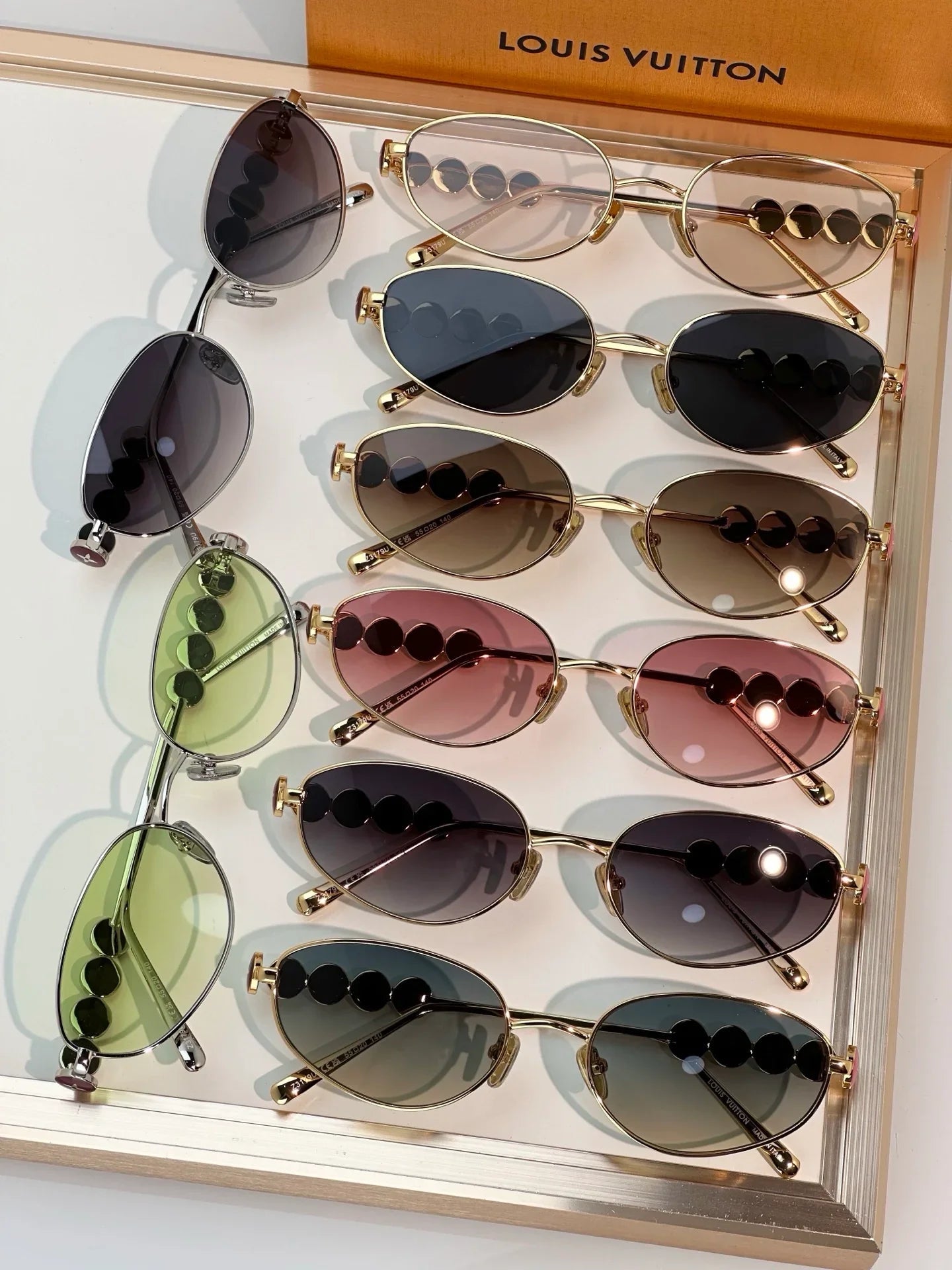Louis Vuitton Z3179U LV Confetti Oval Sunglasses   ✨