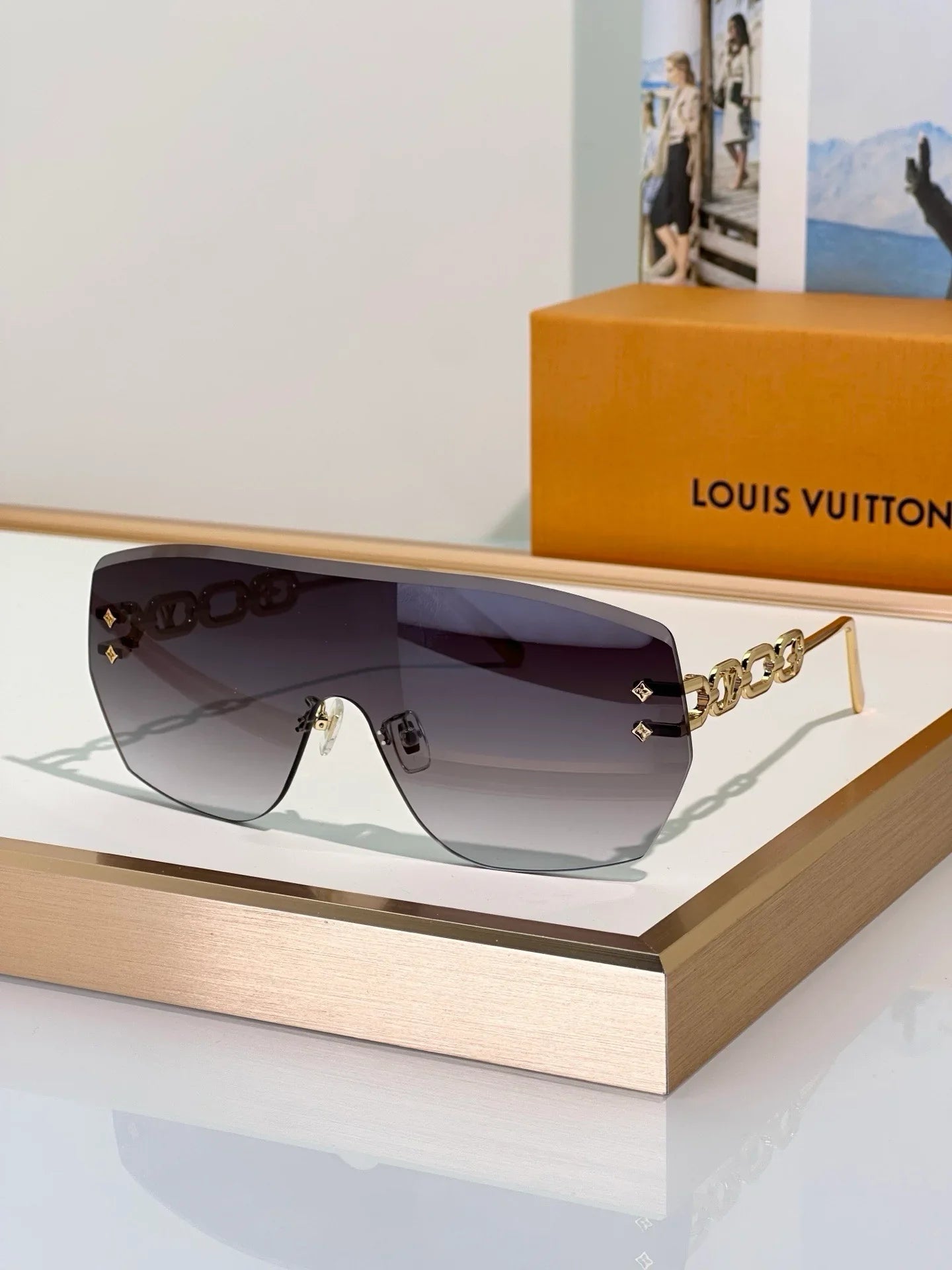 Louis Vuitton Z3108U LV Jewel Mask  Sunglasses NEW   ✨