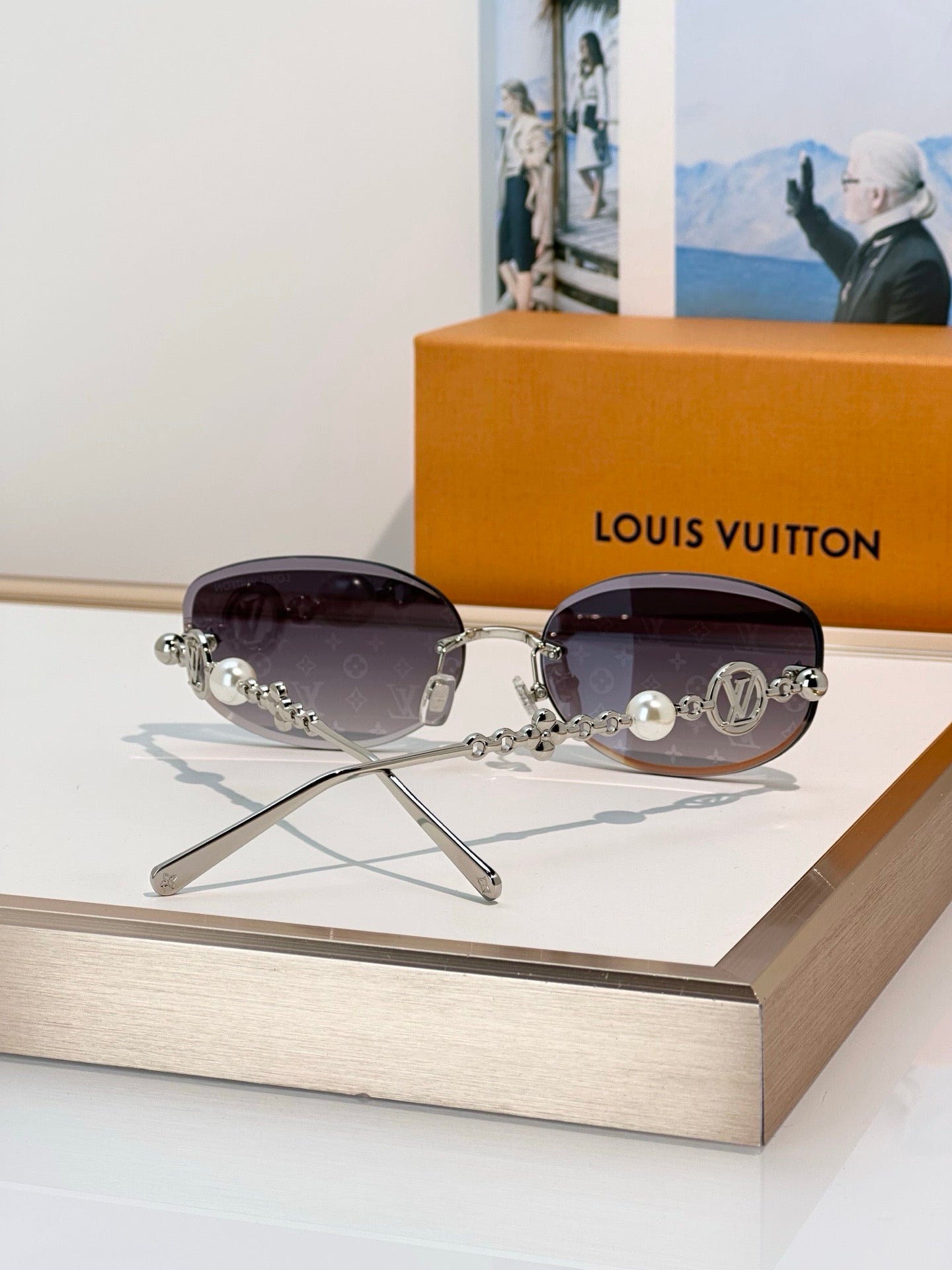Louis Vuitton Z3166U LV Jewel Pearl Oval Sunglasses ✨