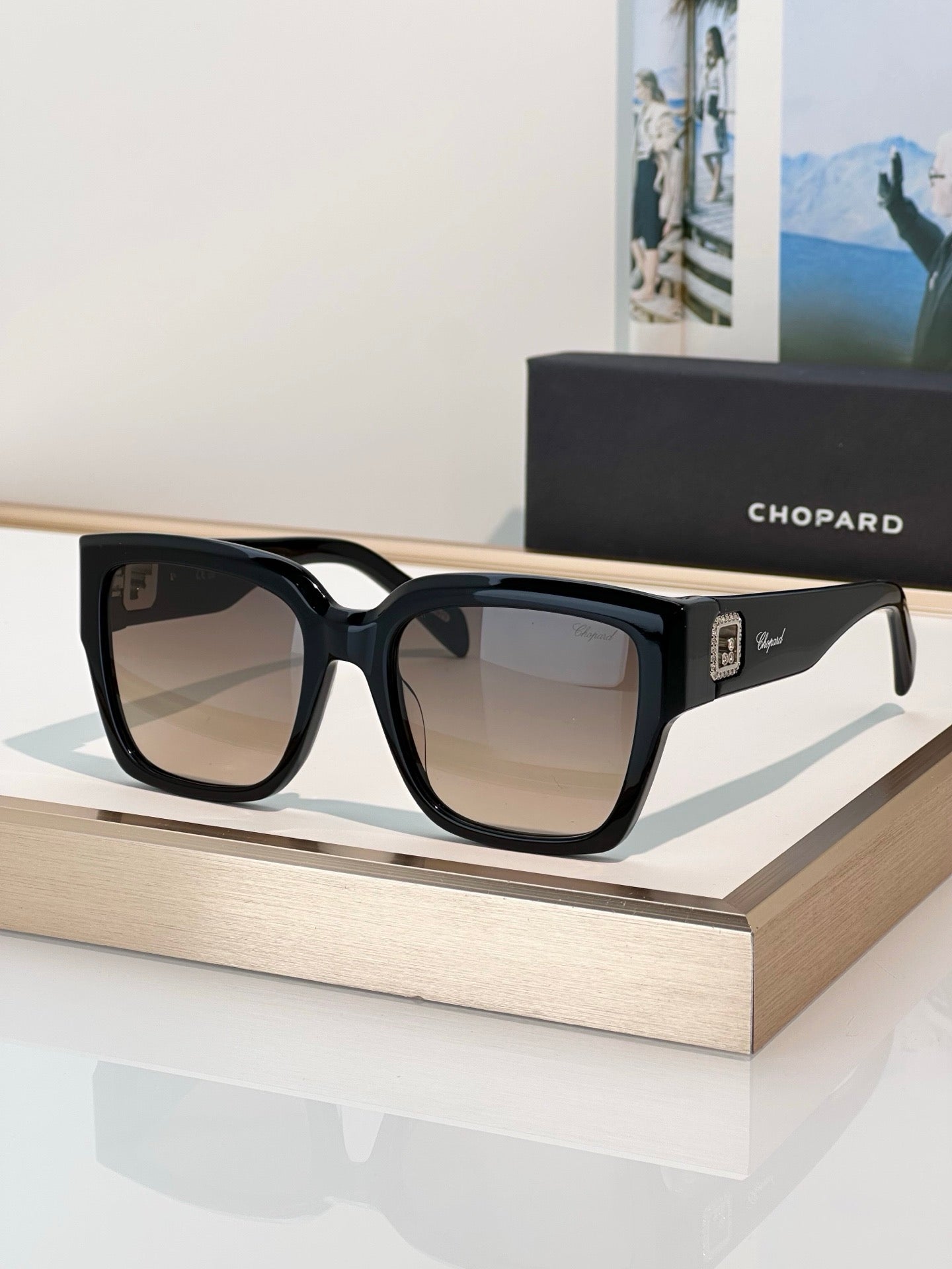 Chopard SCH406 0700 55 Sunglasses  ✨