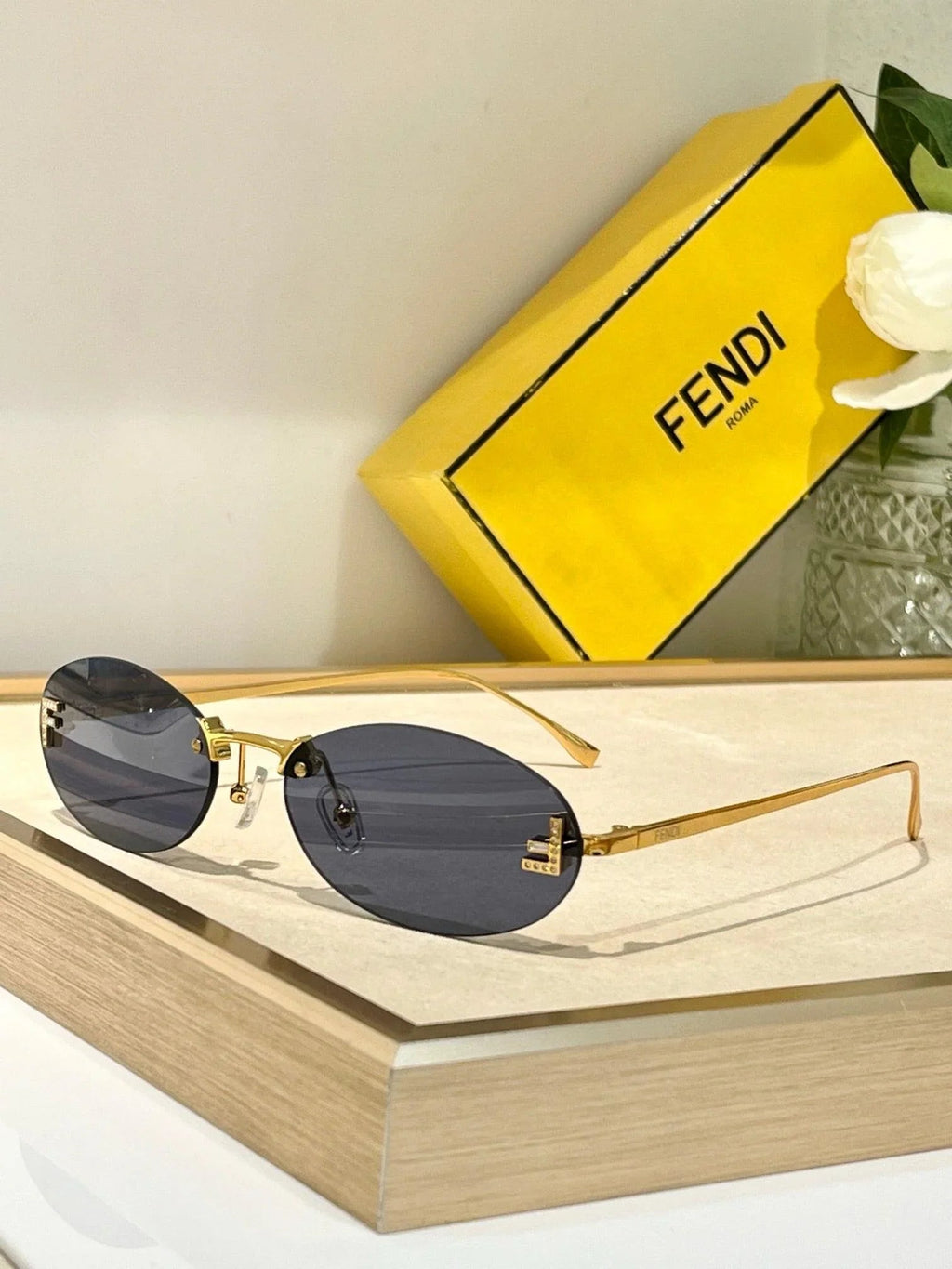 Fendi First FE4075US sunglasses in metal oval shape Women's✨