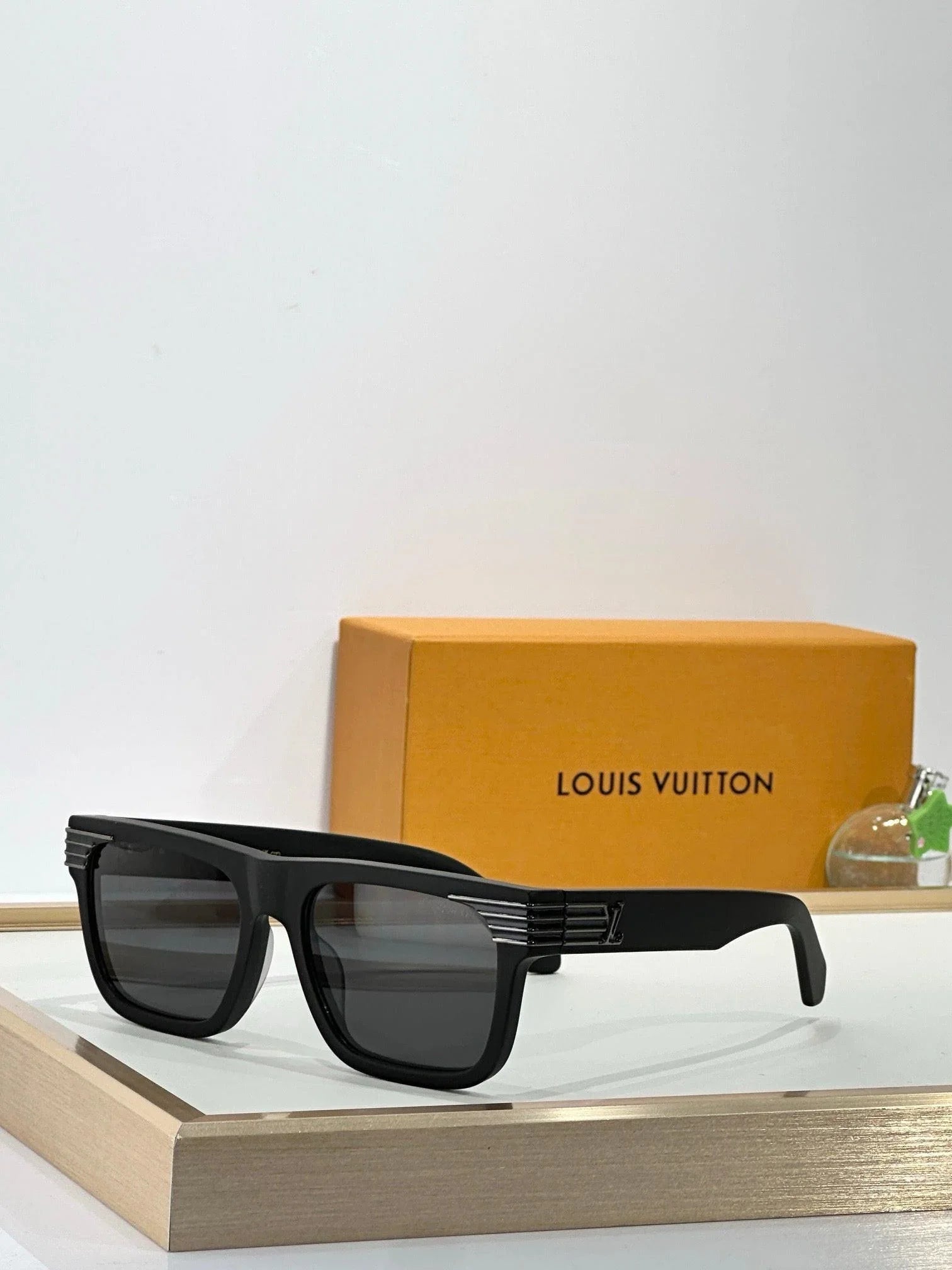Louis Vuitton Z2746U LV Slide Square Sunglasses ✨