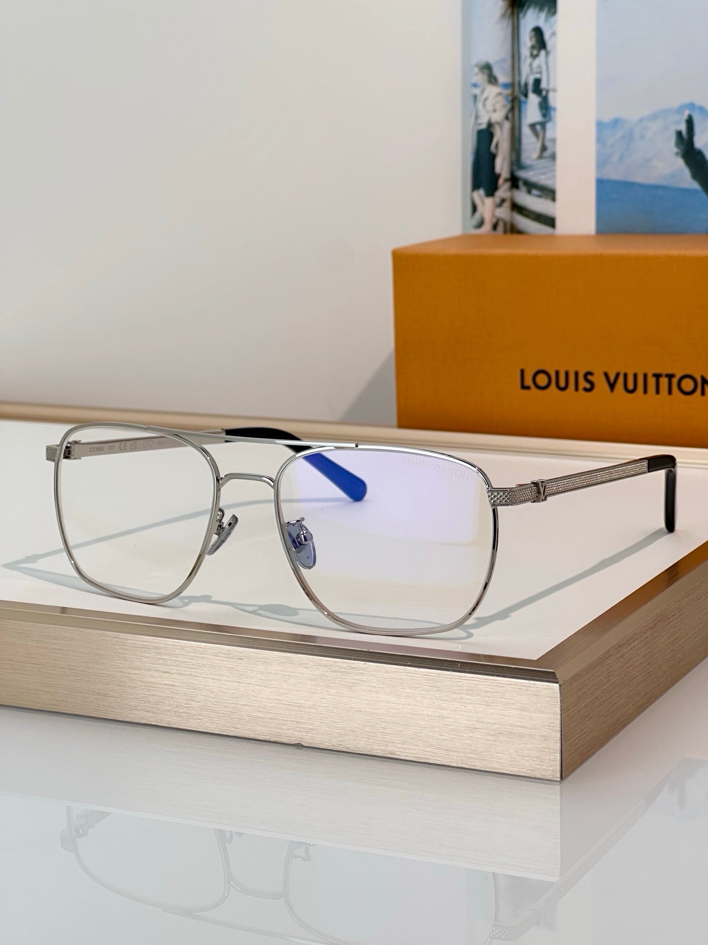 Louis Vuitton Z3388U  LV Whisper Squared Sunglasses✨