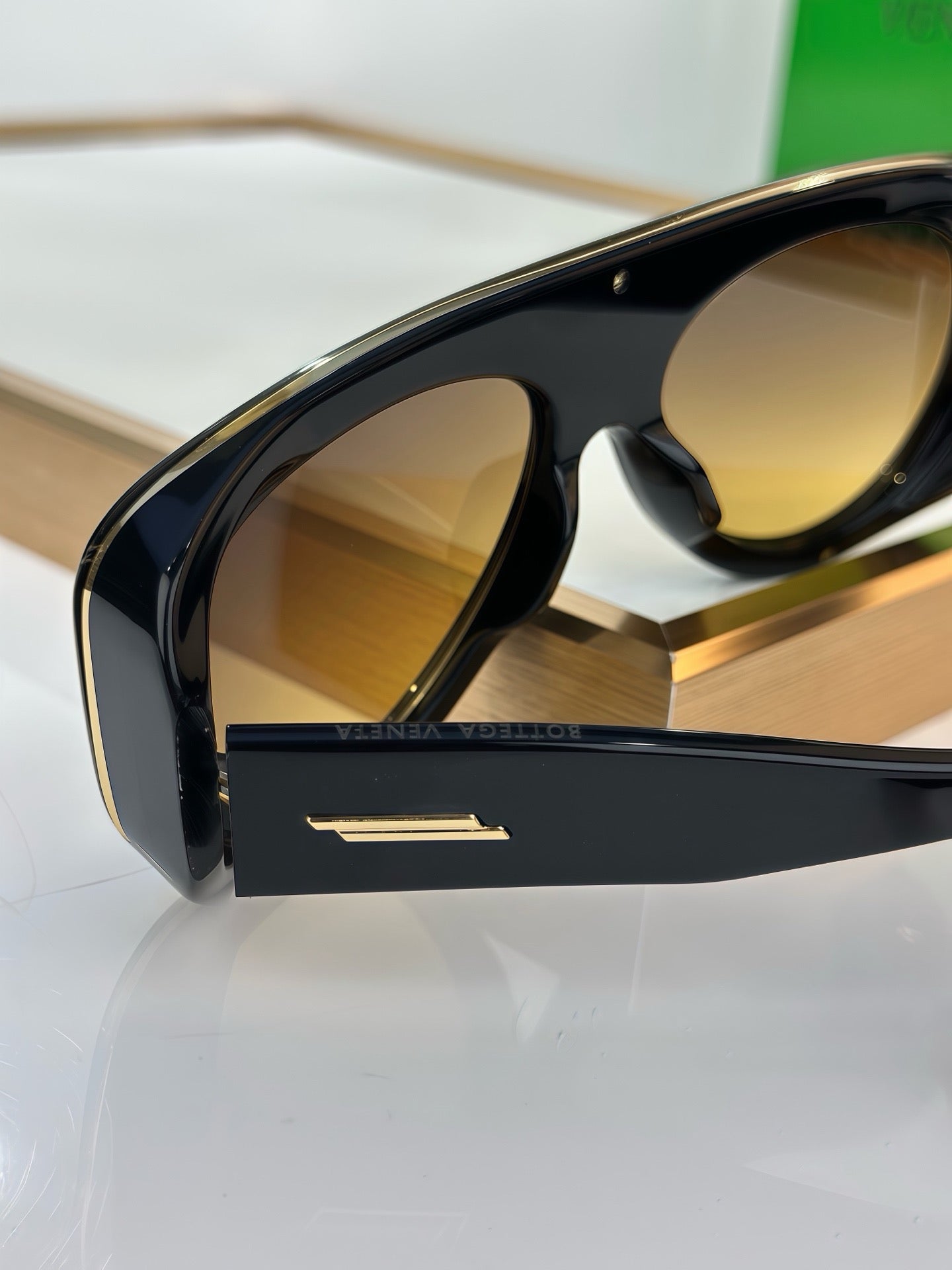 BOTTEGA VENETA BV1362S 005 - As Seen On Rihanna 💚