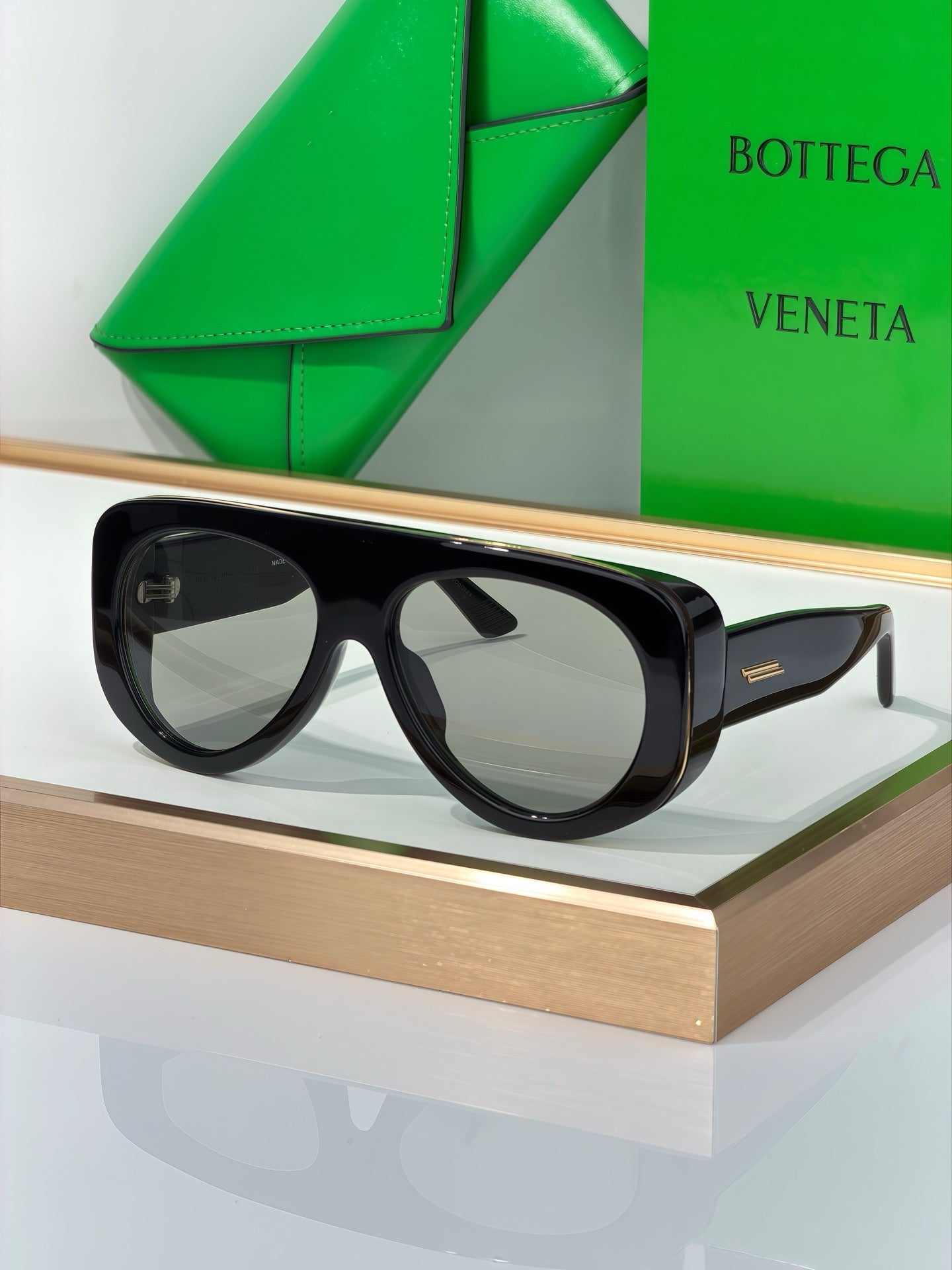 BOTTEGA VENETA BV1362S 005 - As Seen On Rihanna 💚