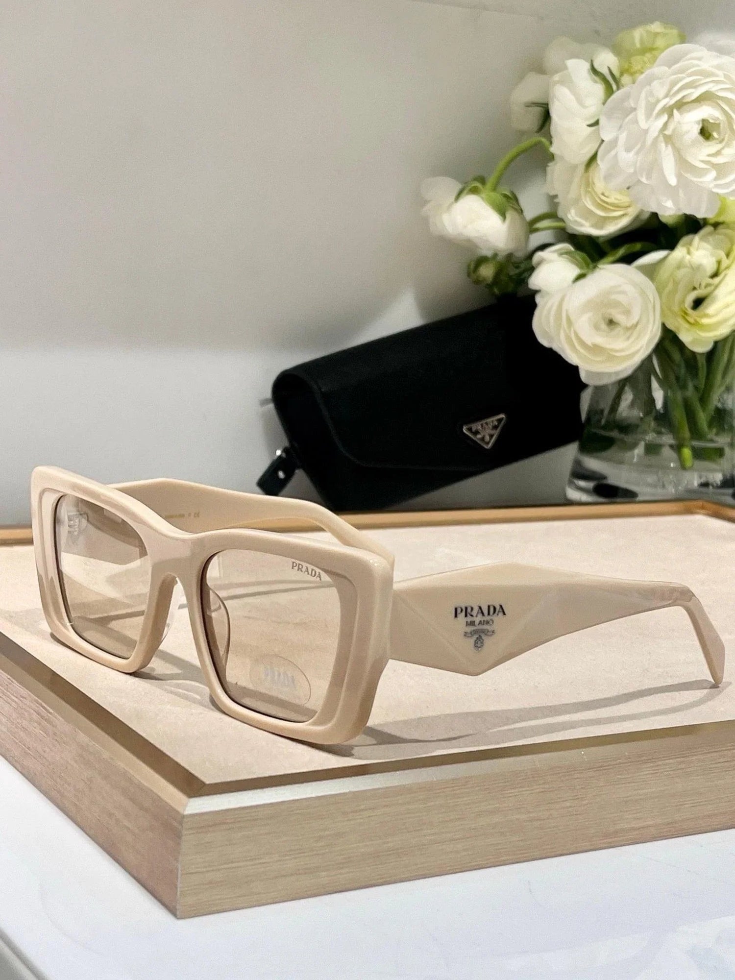 PRADA Symbole SPR 08YF Women&