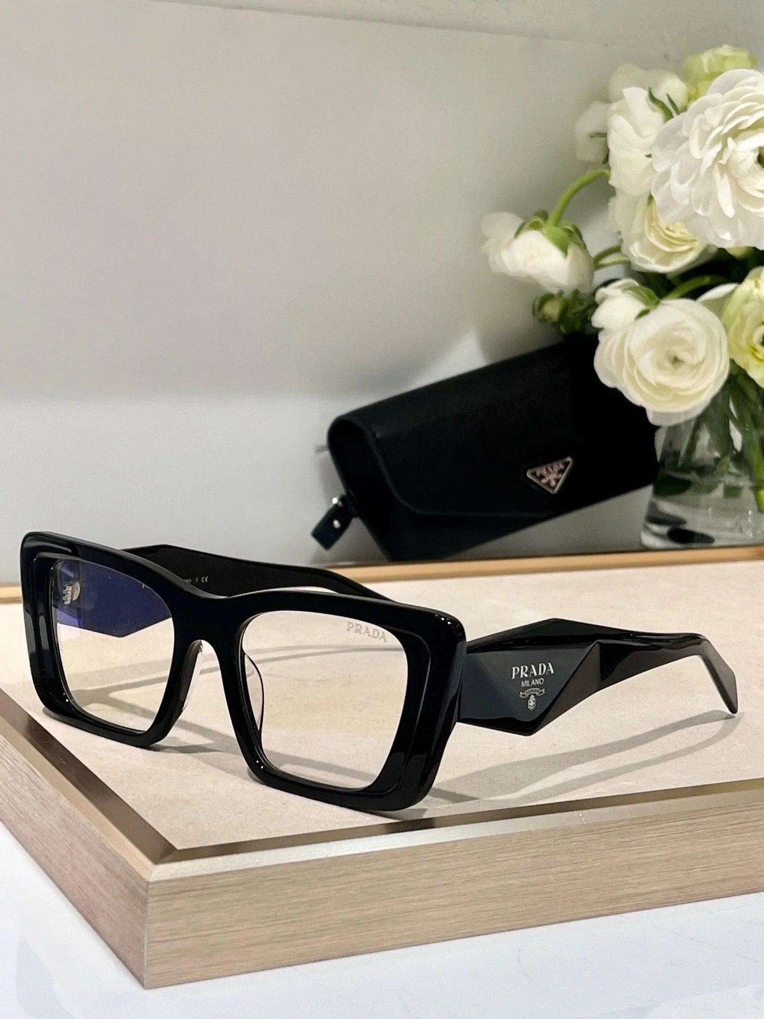 PRADA Symbole SPR 08YF Women&