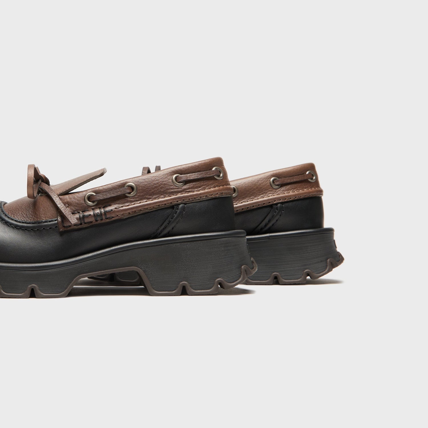 Loewe Bobby Derby - Black / Cacao