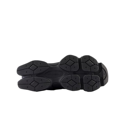 9060 TRIPLE BLACK
