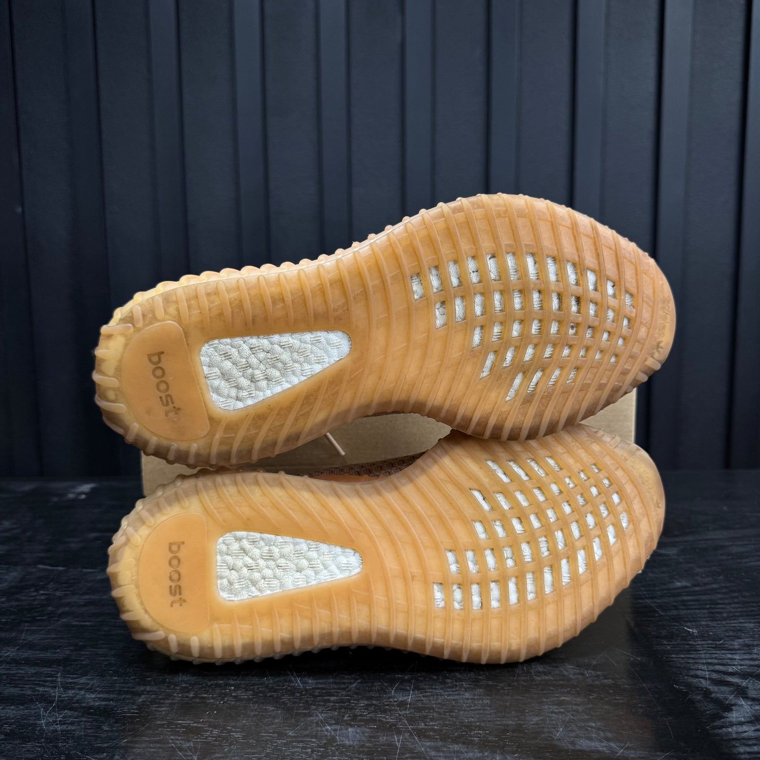adidas Yeezy Boost 350 V2 Clay - Used - 1811