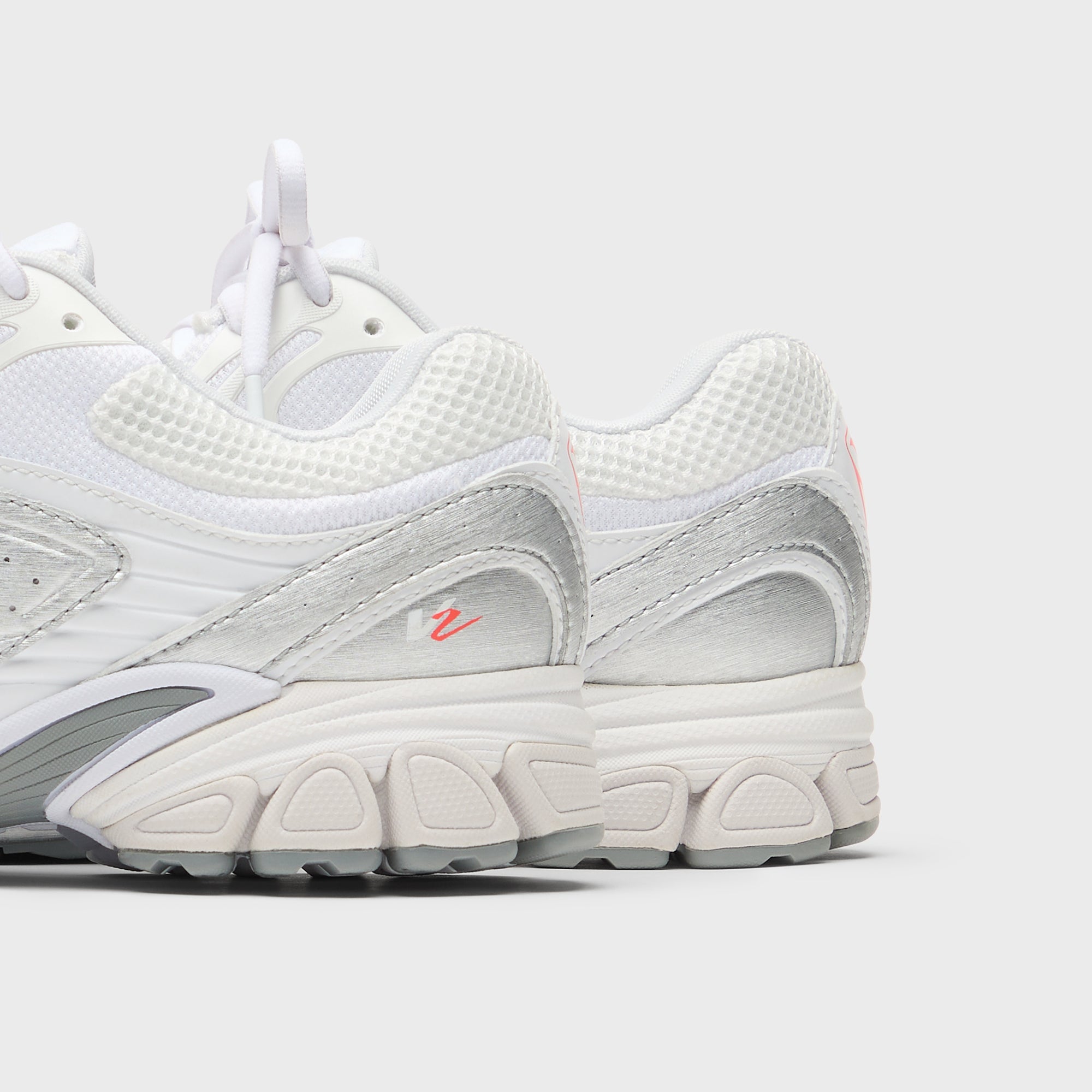 Saucony ProGrid V2 - Silver / White