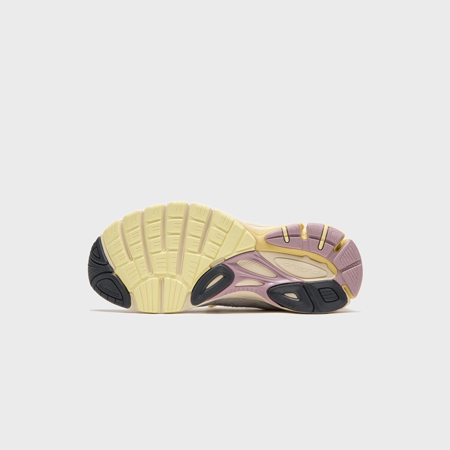 Saucony x 3Sixteen Studios Guide v7.3s - Graphite