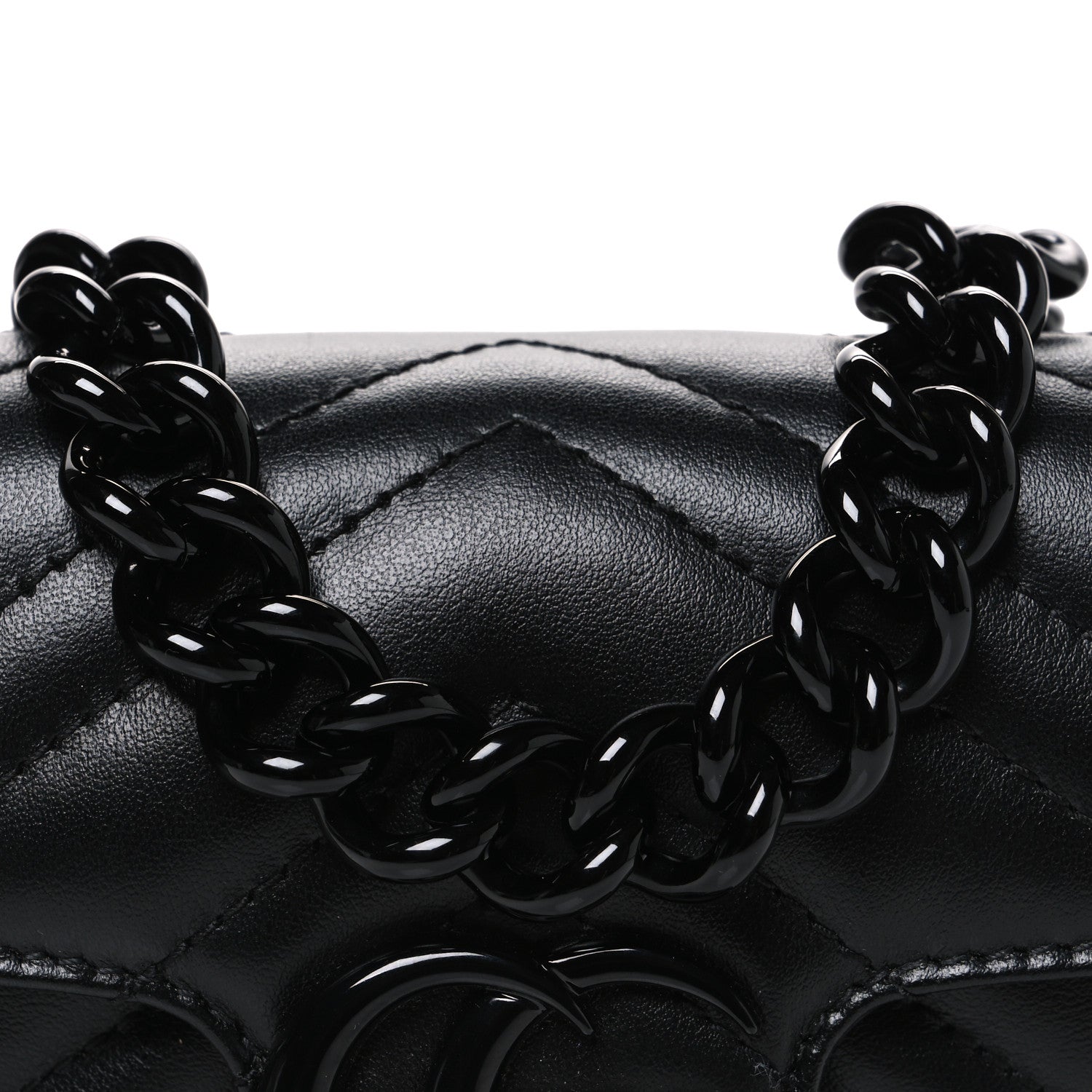 Calfskin Matelasse Monochrome GG Marmont Chain Belt Bag Black
