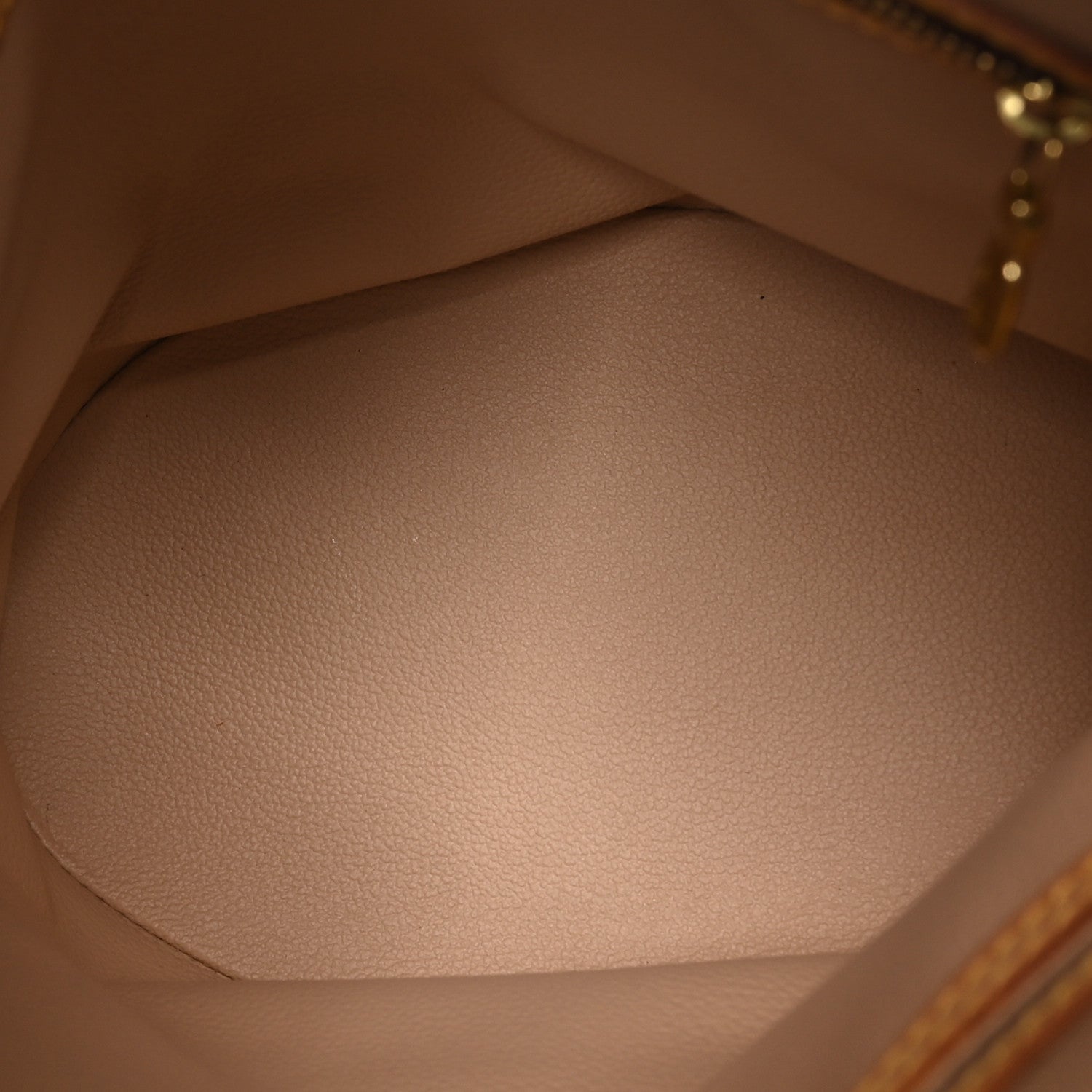 Monogram Petit Bucket 23