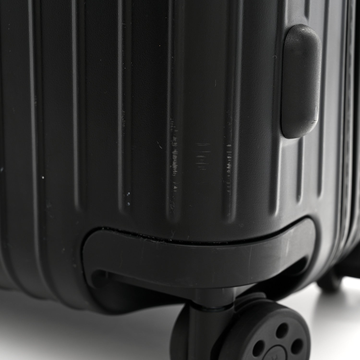 Matte Polycarbonate Essential Cabin Black