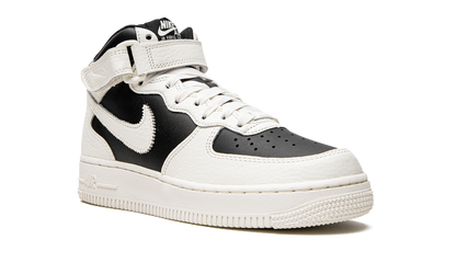 AIR FORCE 1 &