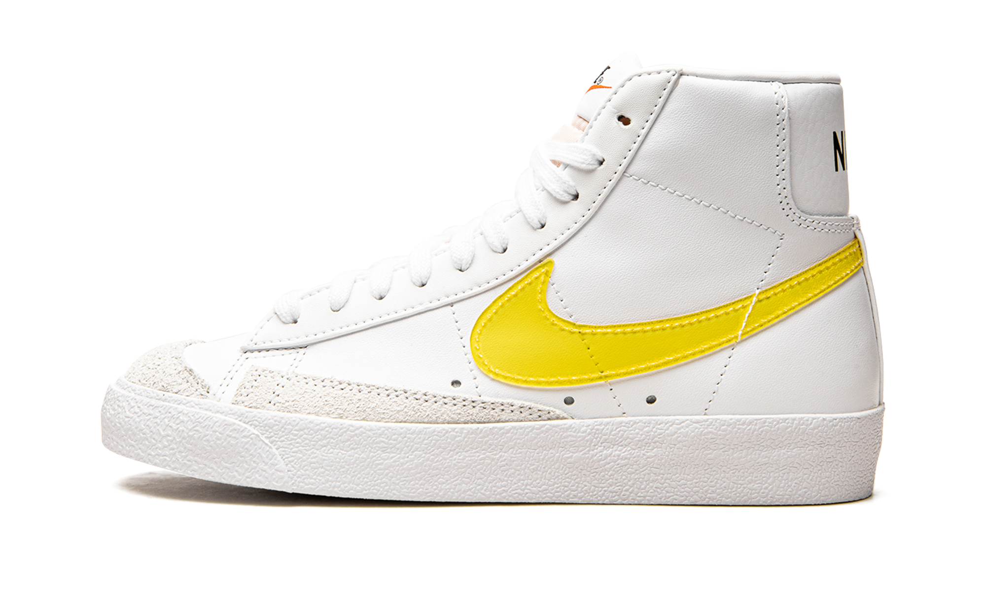 BLAZER MID 77 ESSENTIAL WMNS "Translucent Yellow Swoosh" DJ3050 101