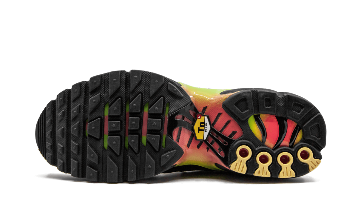 AIR MAX PLUS TN SE MNS WMNS "Black Volt Solar Red" AQ9979 001