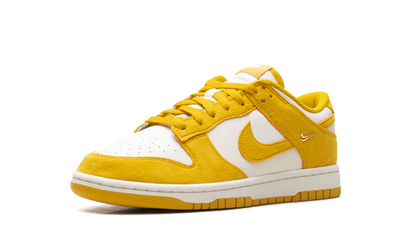 Dunk Low WMNS "Dark Sulfur Gold Mini Swoosh" IB4417 101