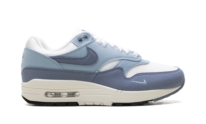 Nike Air Max 1 &