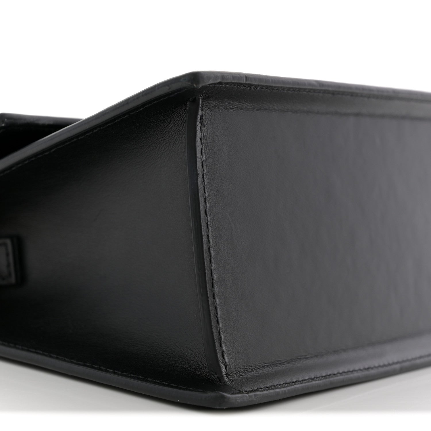 Smooth Calfskin Le Grand Chiquito Black