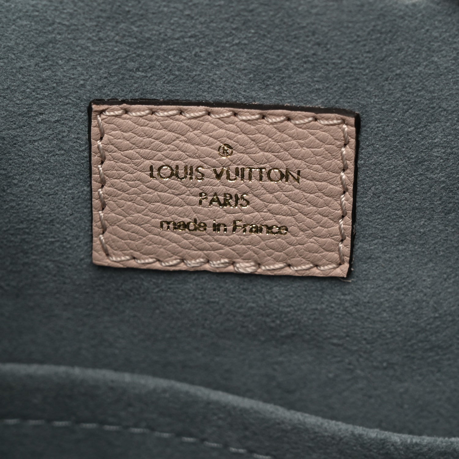 Calfskin Lockme Bucket MM Greige
