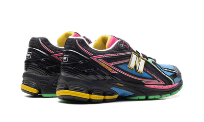 1906R "Black / Pink - Footlocker Exclusive" U1906RDM