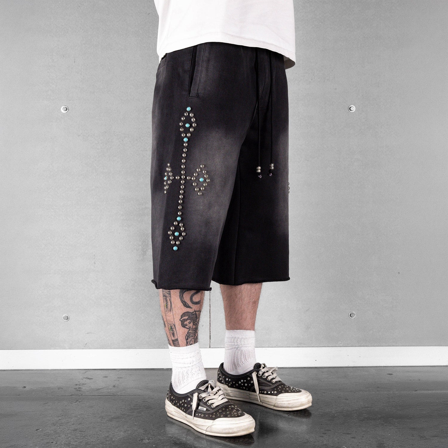 Commons Turquoise Rivet Sweatshort Vintage Black
