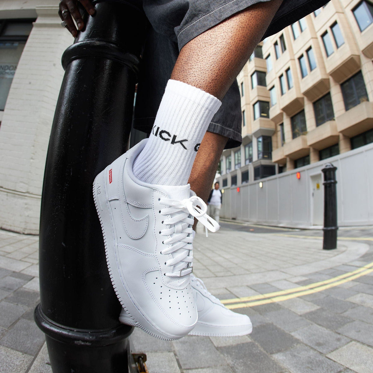 Supreme x Nike Air Force 1 Low ‘Box Logo – White’
