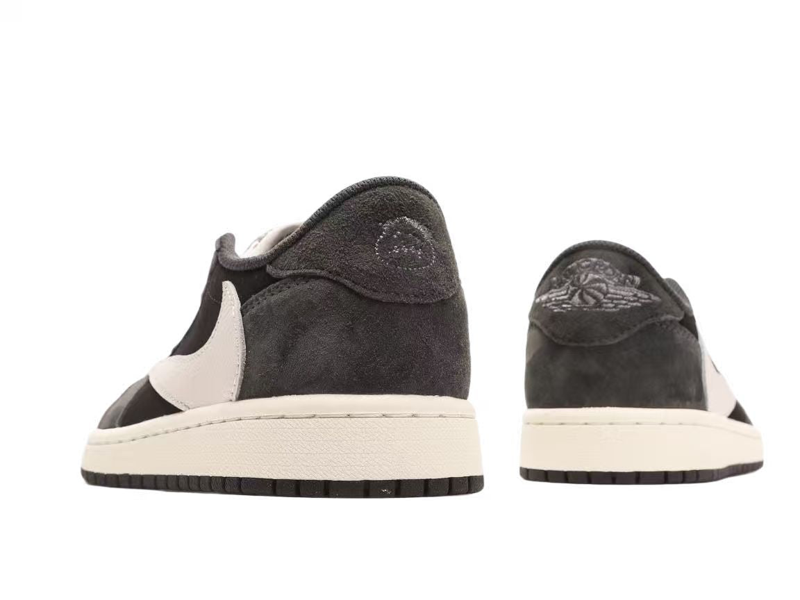 Travis Scott x Nike Air Jordan 1 Low”Black/Phantom”