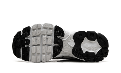 Air Max Moto 2K WMNS "White / Metallic Silver" HQ2056 103
