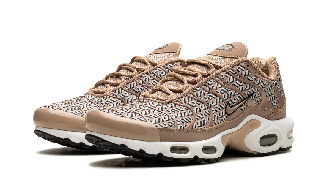 AIR MAX PLUS WMNS "United In Victory" FB2557 200