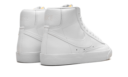 Blazer Mid &