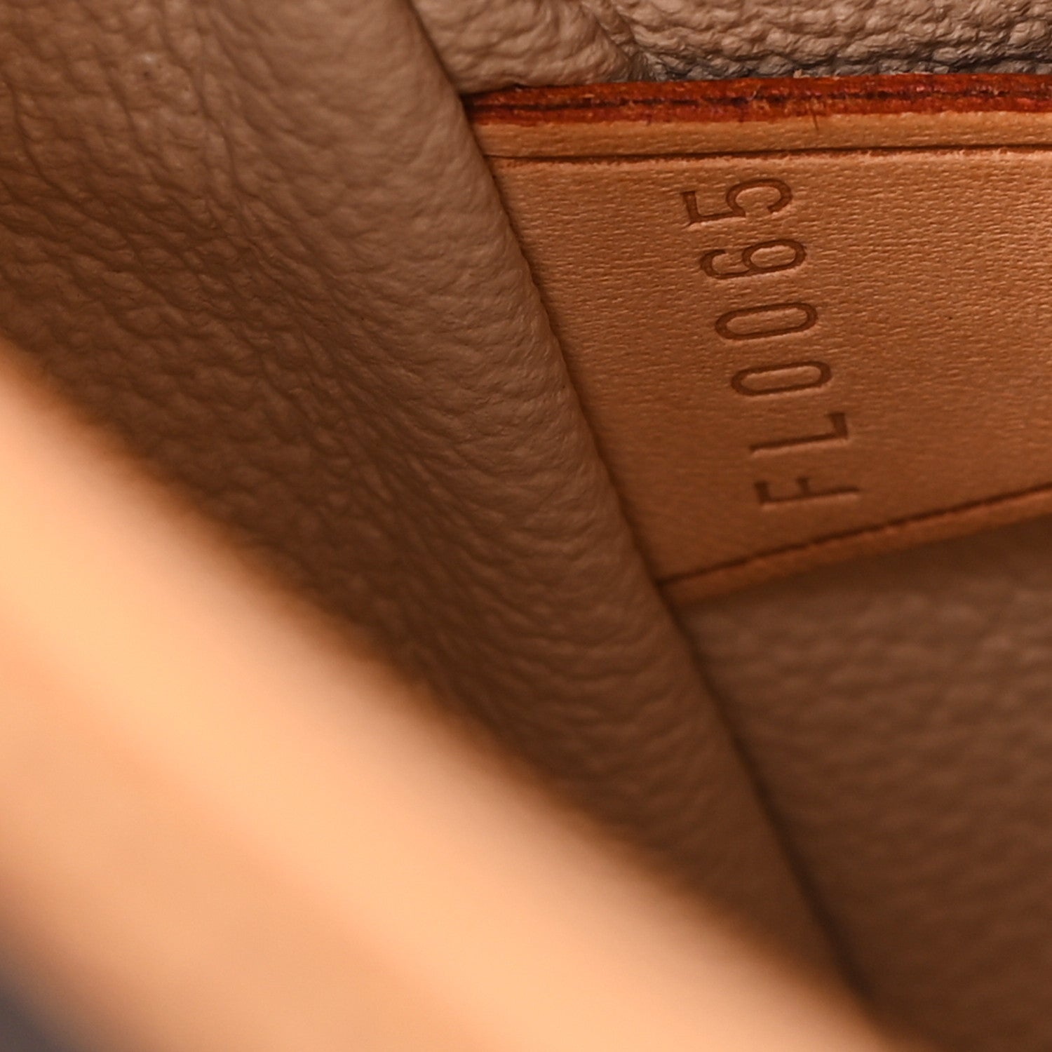 Monogram Petit Bucket 23