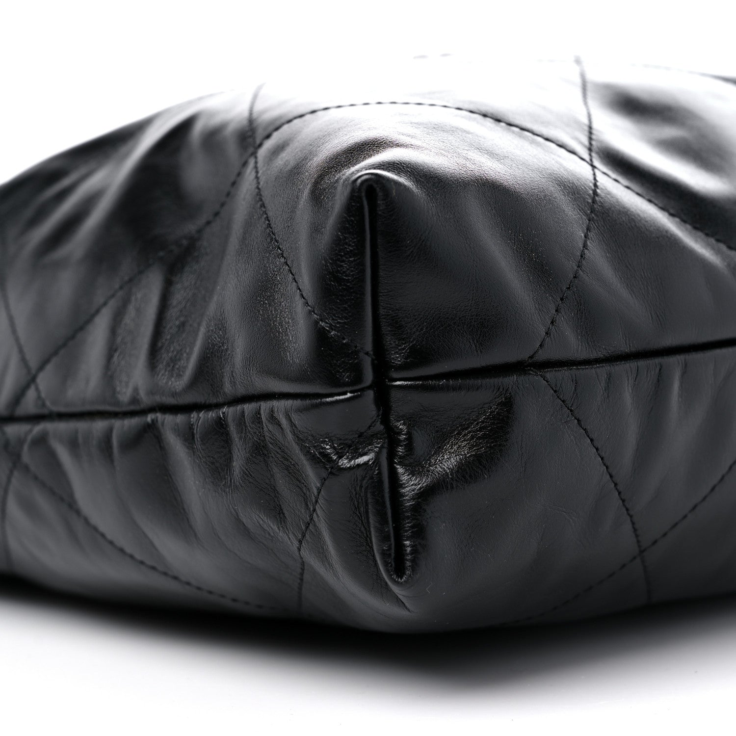 Shiny Calfskin Quilted Chanel 22 Black