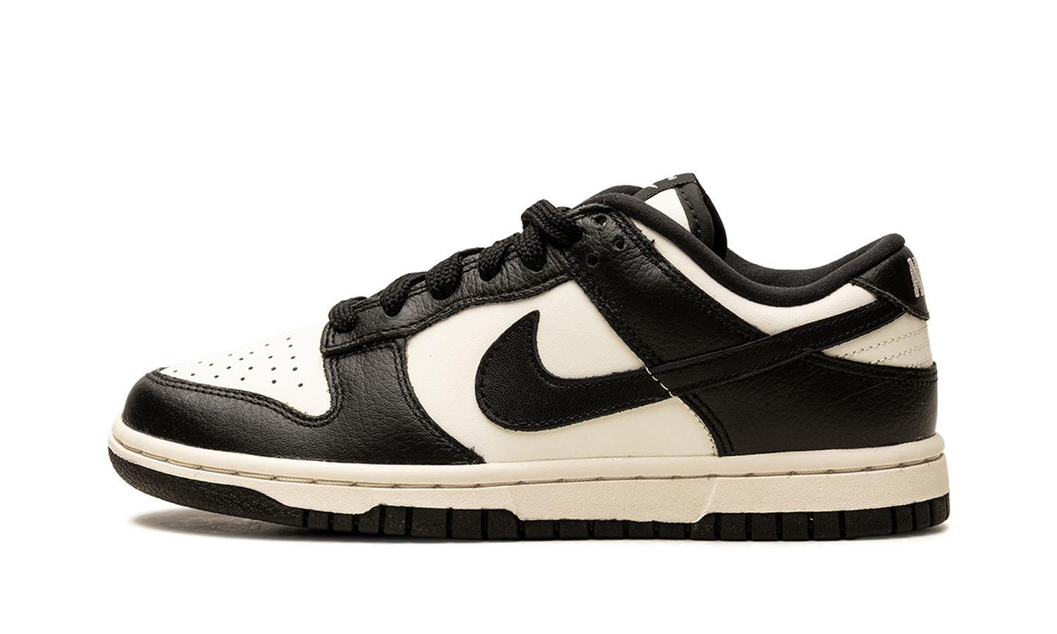 Dunk Low SE WMNS "Cherry Charms - Panda" HQ7487 100