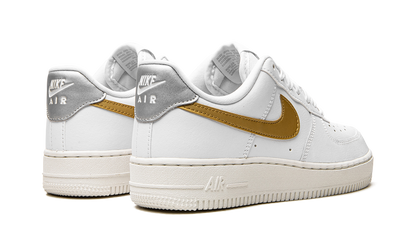 AIR FORCE 1 MNS WMNS "White / Gold / Silver" DD8959 106