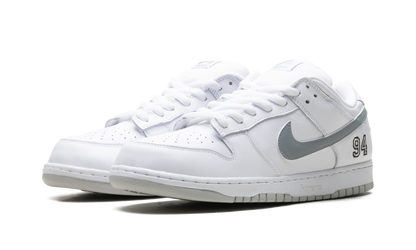 SB Dunk Low "Supreme - White" HQ8487 100
