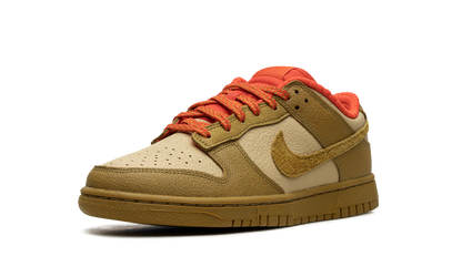 DUNK LOW WMNS "Bronzine Picante Red" FQ8897 252