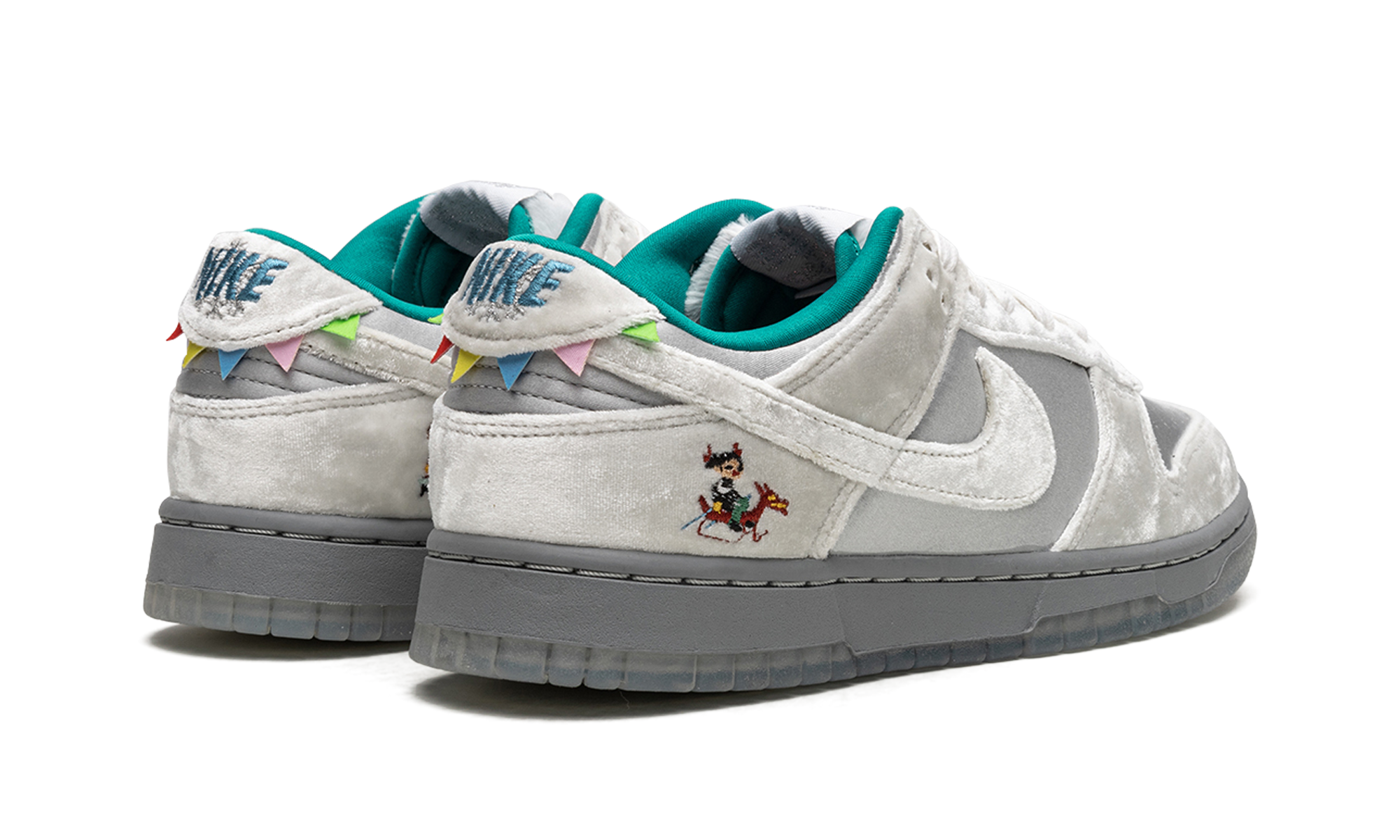 DUNK LOW WMNS "Ice" DO2326 001