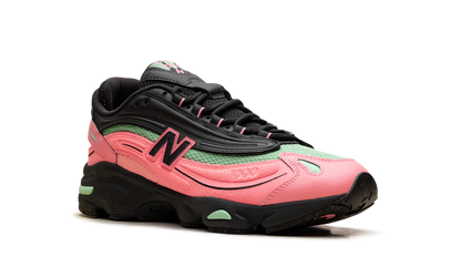 1000 "Black / Pink - Footlocker Exclusive" M1000FDM