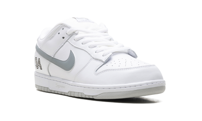 SB Dunk Low "Supreme - White" HQ8487 100