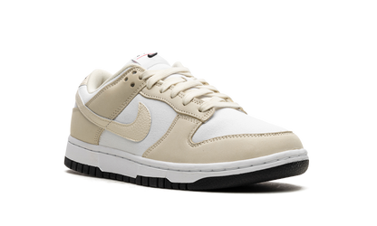 NIKE DUNK LO LX WMNS "Coconut Milk" DZ2710 100