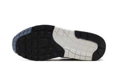 Nike Air Max 1 &