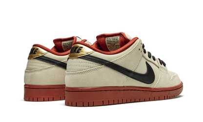 SB Dunk Low Pro "Hennessy" BQ6817 100